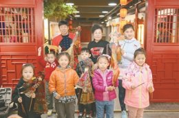 国家级盖州皮影戏代表性传承人林敏