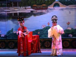 六一偃月古城·豫剧小镇百姓大舞台演出盛况