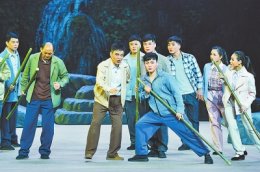 豫剧现代戏《重渡沟》引发强烈反响 “我们被马海明的精神深深感动”