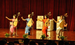 <b>评弹玩众筹？“探索戏曲繁荣新路”</b>